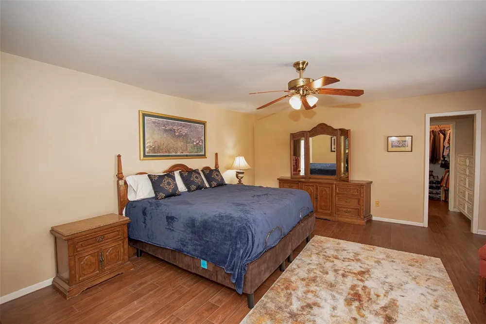 18502 Vinland Drive Nassau Bay, TX 77058