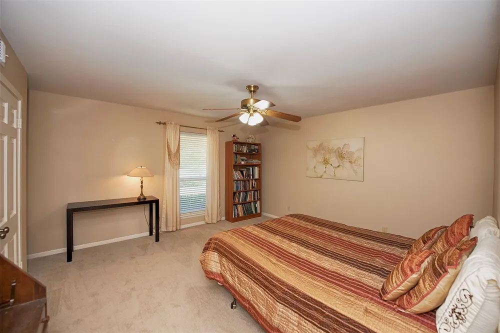18502 Vinland Drive Nassau Bay, TX 77058