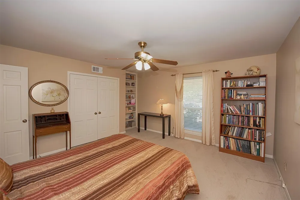 18502 Vinland Drive Nassau Bay, TX 77058