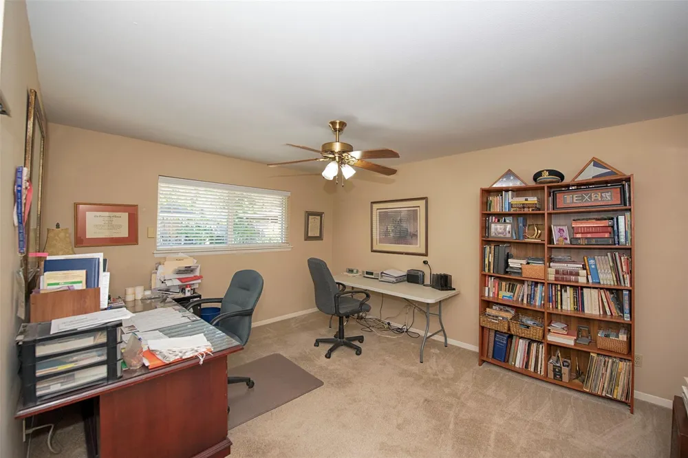18502 Vinland Drive Nassau Bay, TX 77058
