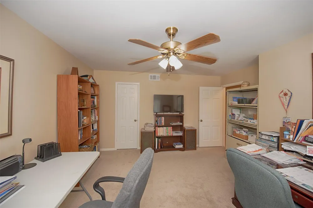 18502 Vinland Drive Nassau Bay, TX 77058