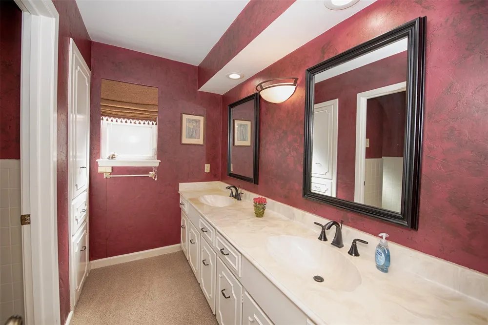 18502 Vinland Drive Nassau Bay, TX 77058