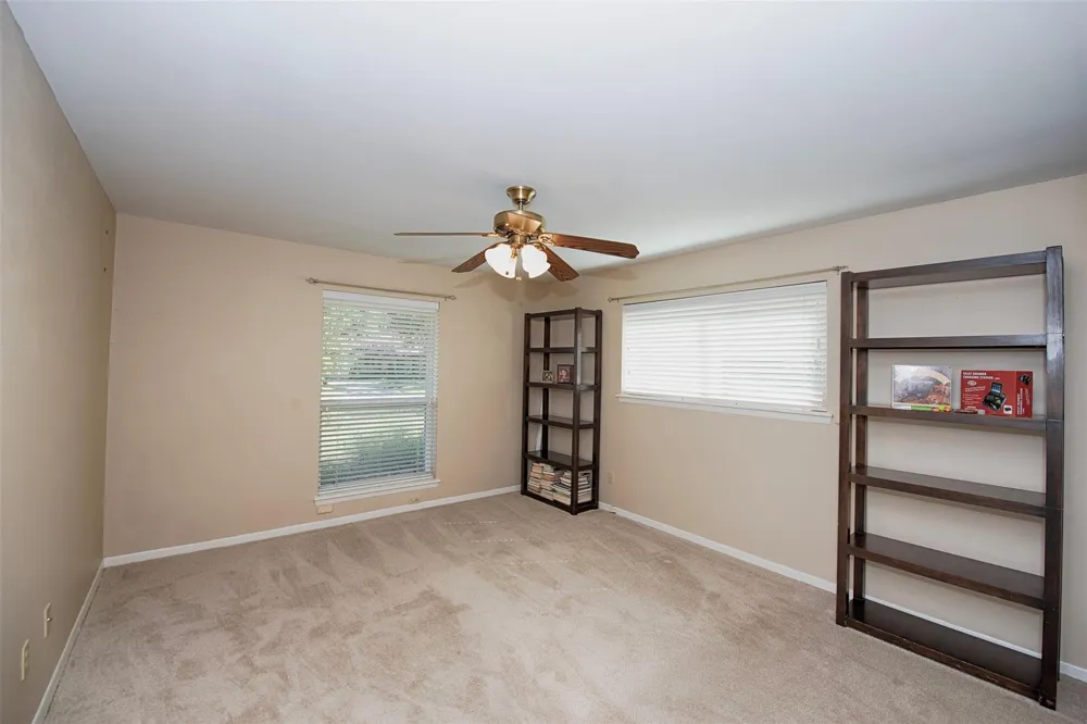 18502 Vinland Drive Nassau Bay, TX 77058
