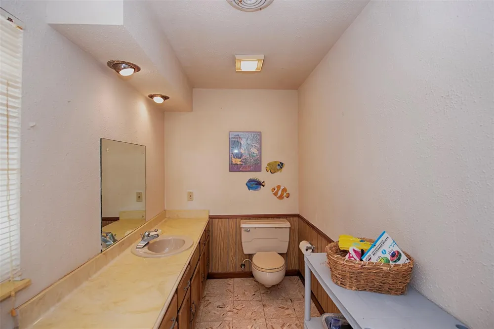 18502 Vinland Drive Nassau Bay, TX 77058