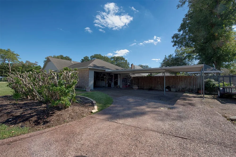 18502 Vinland Drive Nassau Bay, TX 77058