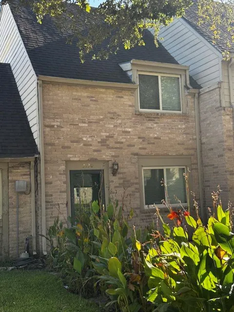 2120 Greenbriar Colony Drive