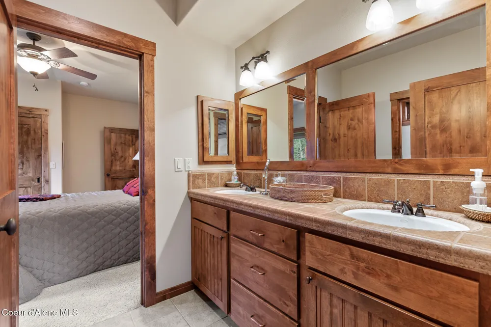 2240 E WOODSTONE DRIVE Hayden, ID 83835