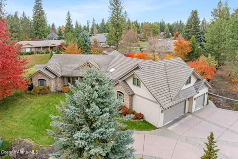 2240 E WOODSTONE DRIVE
