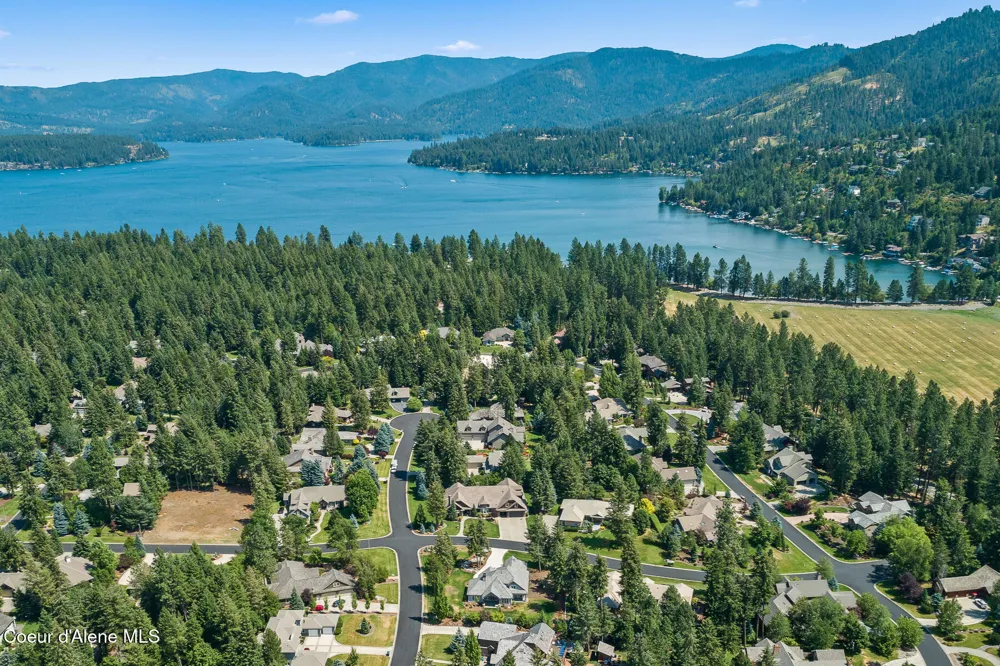 2240 E WOODSTONE DRIVE Hayden, ID 83835
