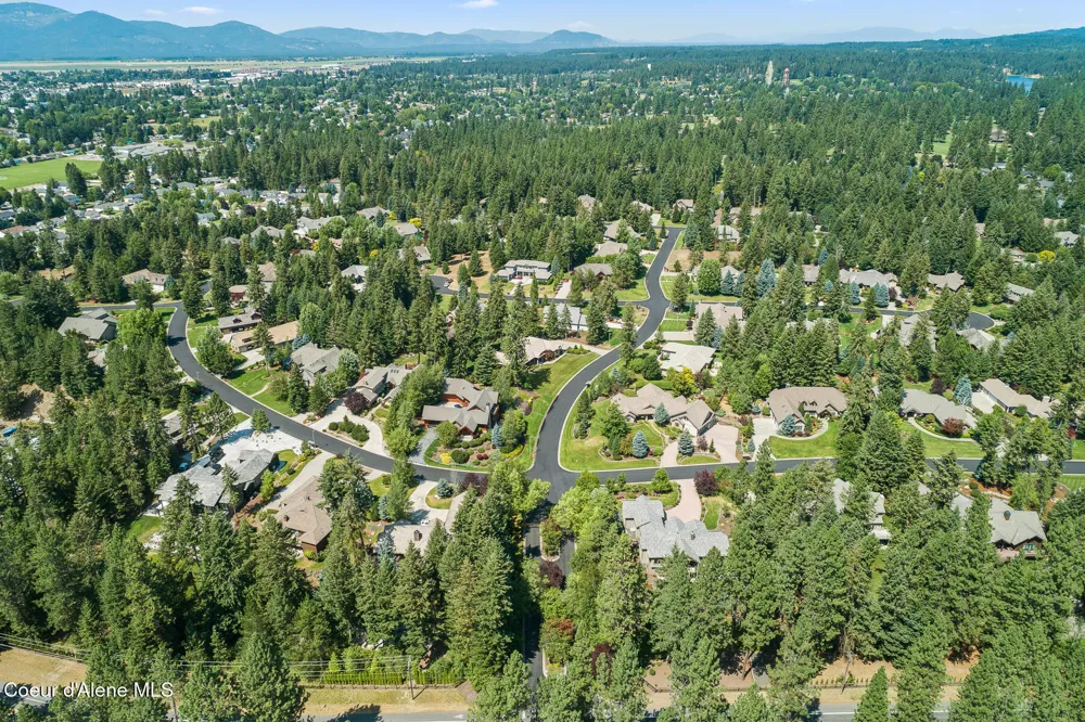 2240 E WOODSTONE DRIVE Hayden, ID 83835
