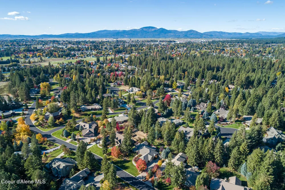2240 E WOODSTONE DRIVE Hayden, ID 83835