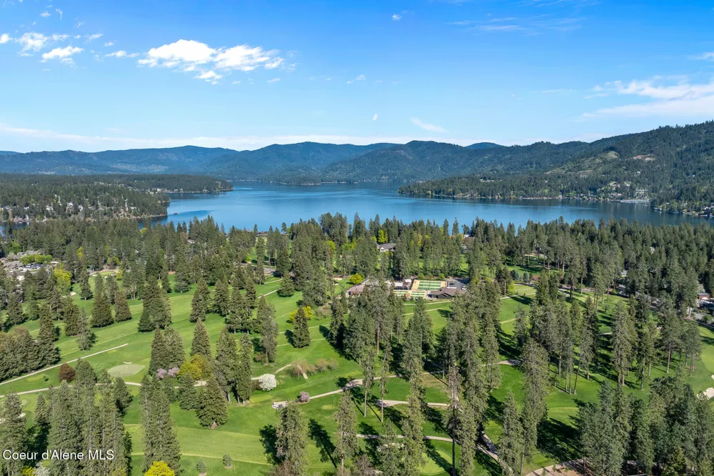 2240 E WOODSTONE DRIVE Hayden, ID 83835