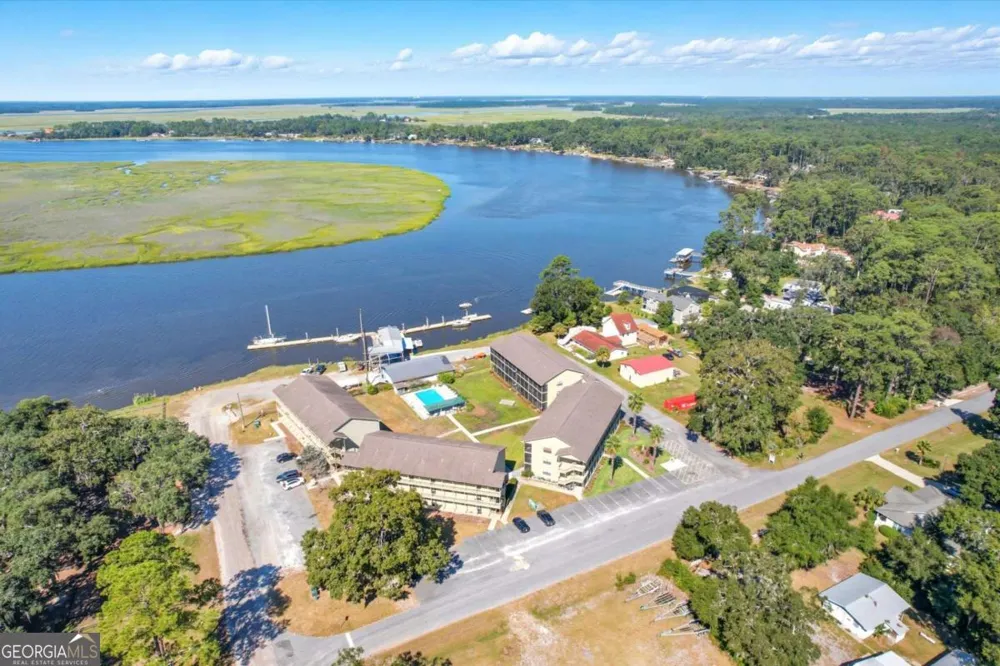 207 Azalea RD Midway, GA 31320