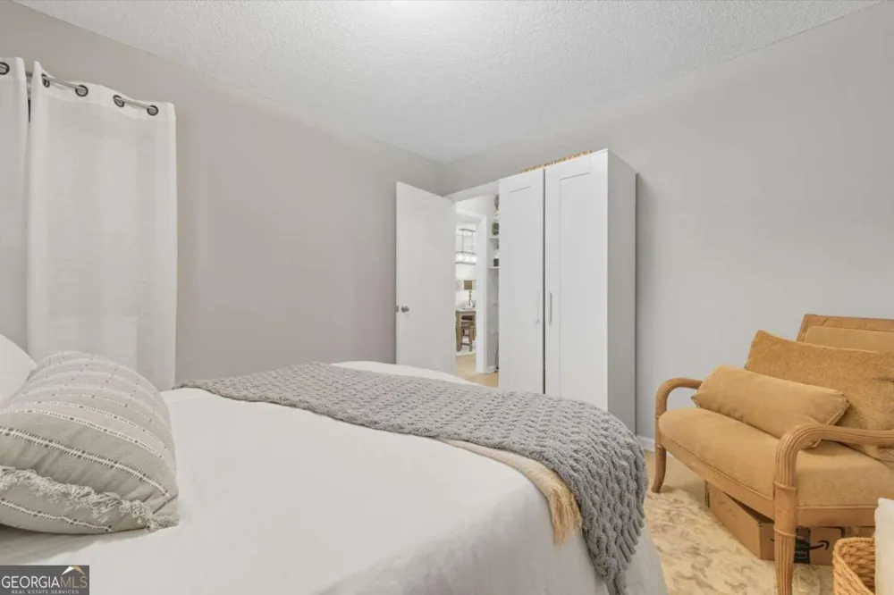 207 Azalea RD Midway, GA 31320