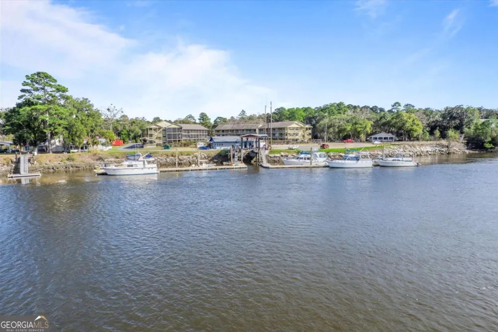 207 Azalea RD Midway, GA 31320