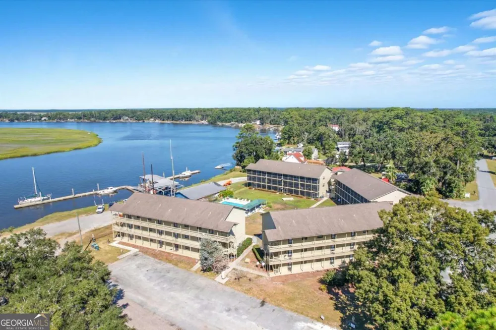 207 Azalea RD Midway, GA 31320