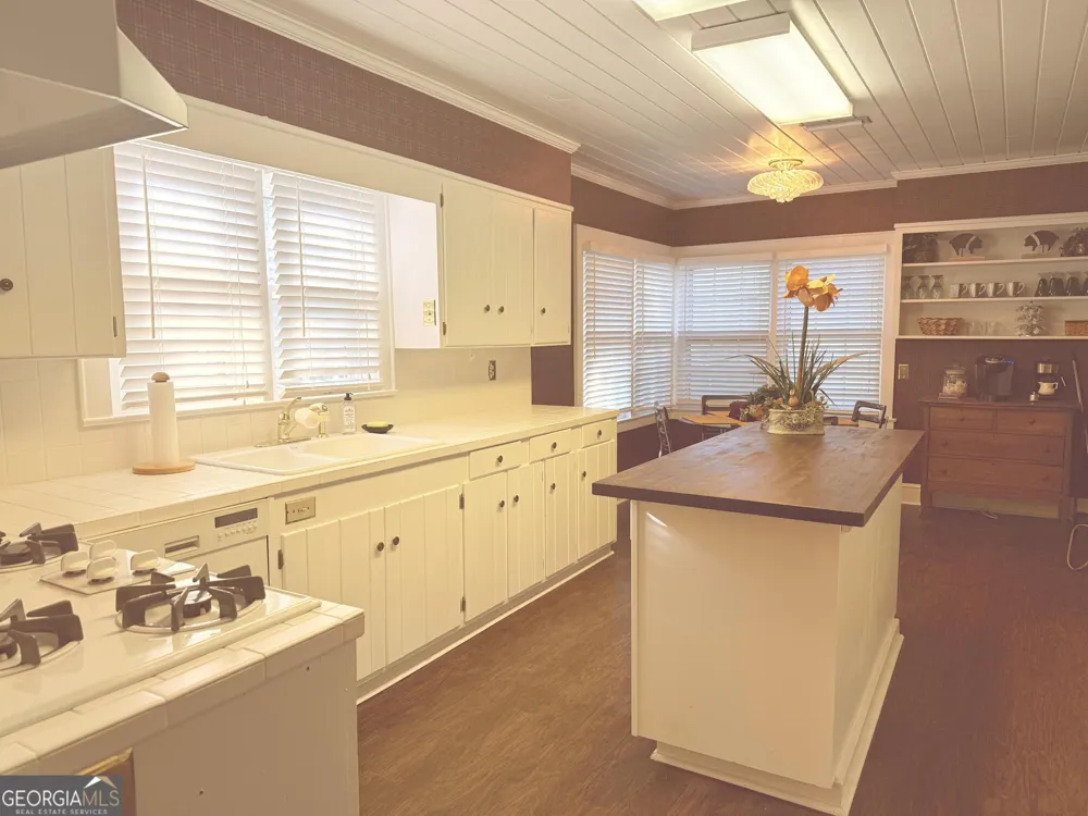 1309 S Dogwood DR Nashville, GA 31639