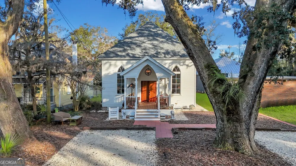 2716 Mechanics AVE Thunderbolt, GA 31404