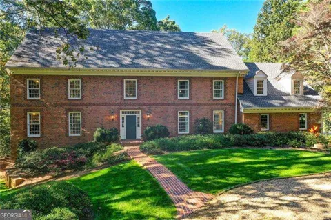 1710 Winterthur Close NW