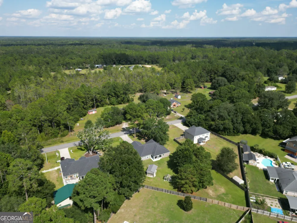 3453 NE John Wells RD Hinesville, GA 31313