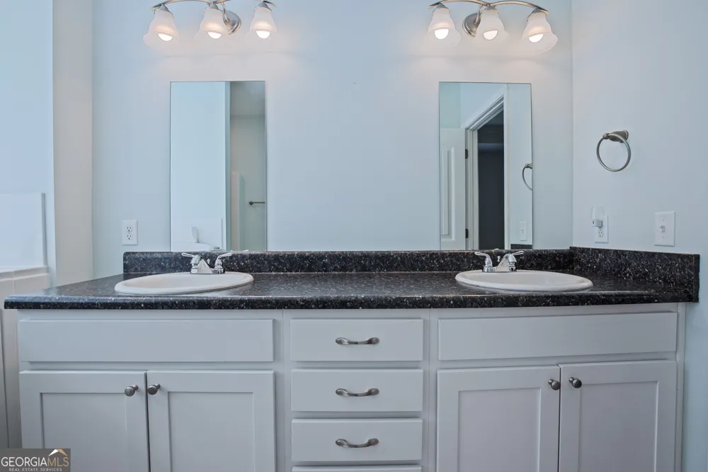 3453 NE John Wells RD Hinesville, GA 31313