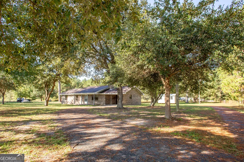 6731 Youmans Chapel RD Blackshear, GA 31516