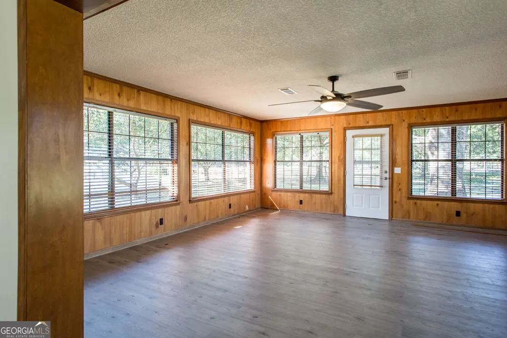 6731 Youmans Chapel RD Blackshear, GA 31516