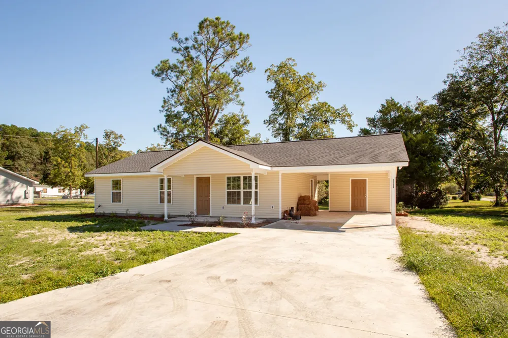 2350 Edgewood ST Waycross, GA 31501