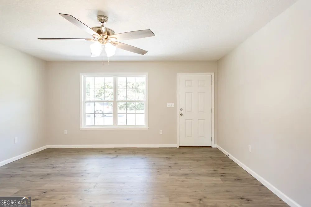 2350 Edgewood ST Waycross, GA 31501