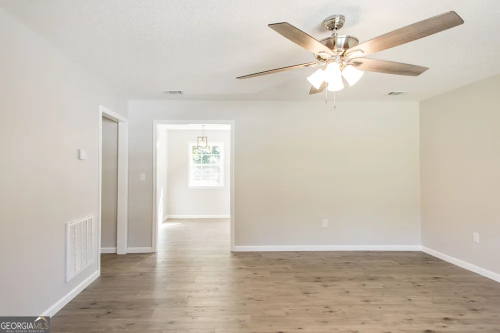 2350 Edgewood ST Waycross, GA 31501