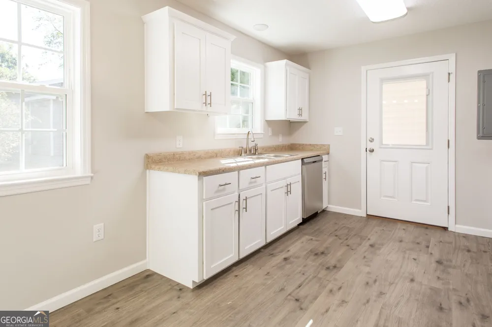 2350 Edgewood ST Waycross, GA 31501