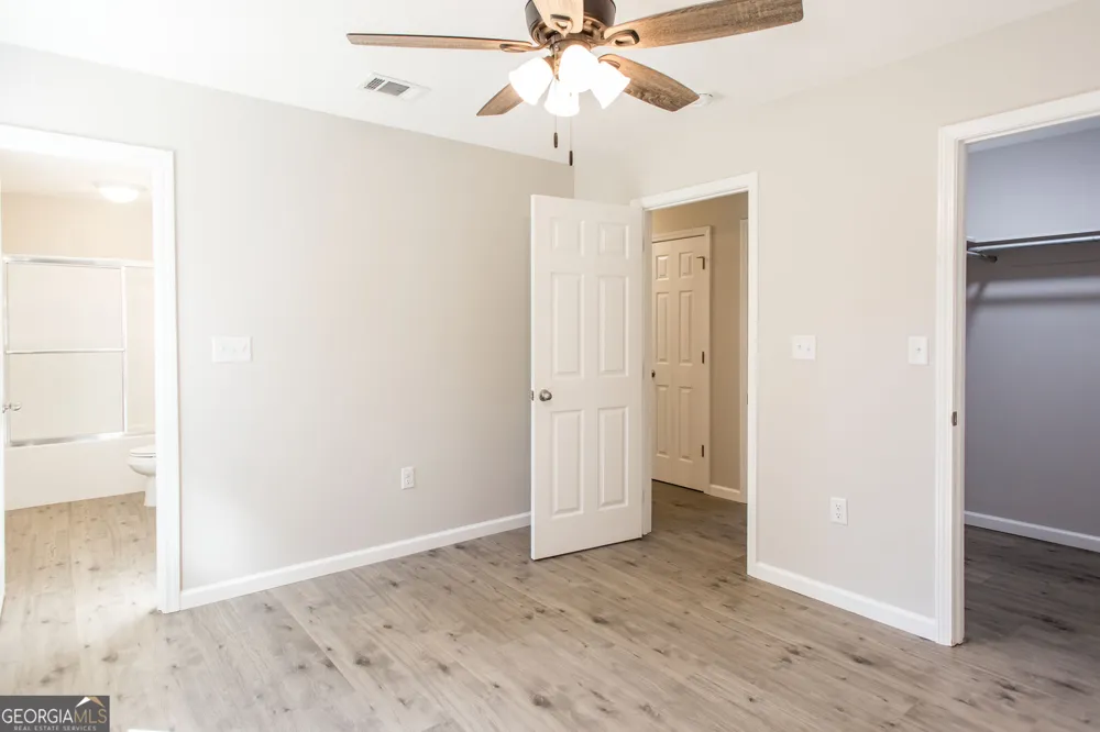 2350 Edgewood ST Waycross, GA 31501
