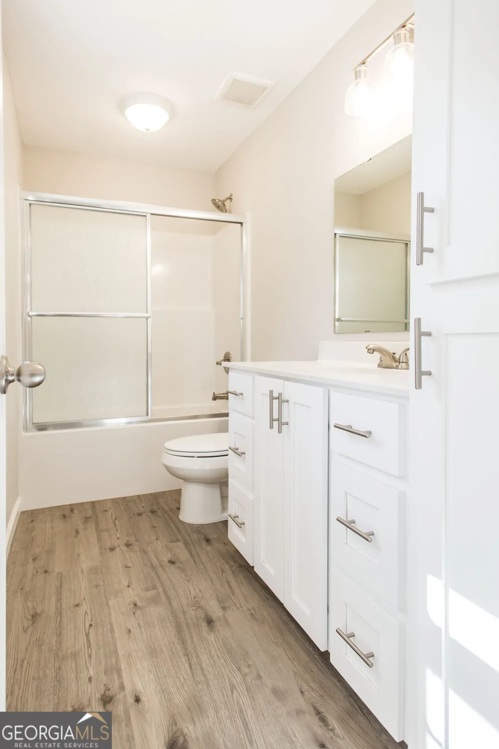 2350 Edgewood ST Waycross, GA 31501