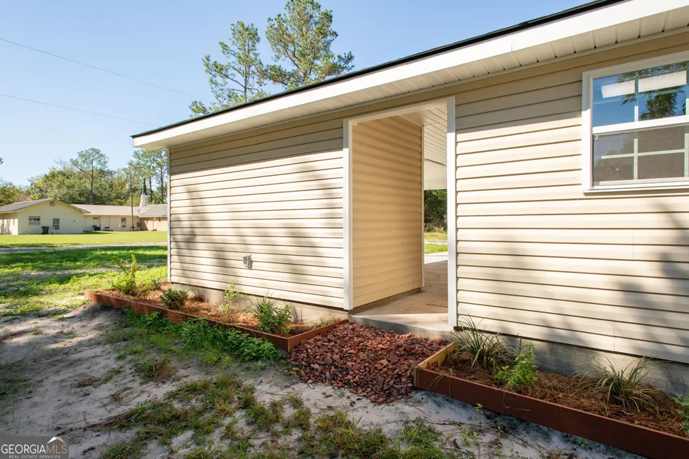 2350 Edgewood ST Waycross, GA 31501