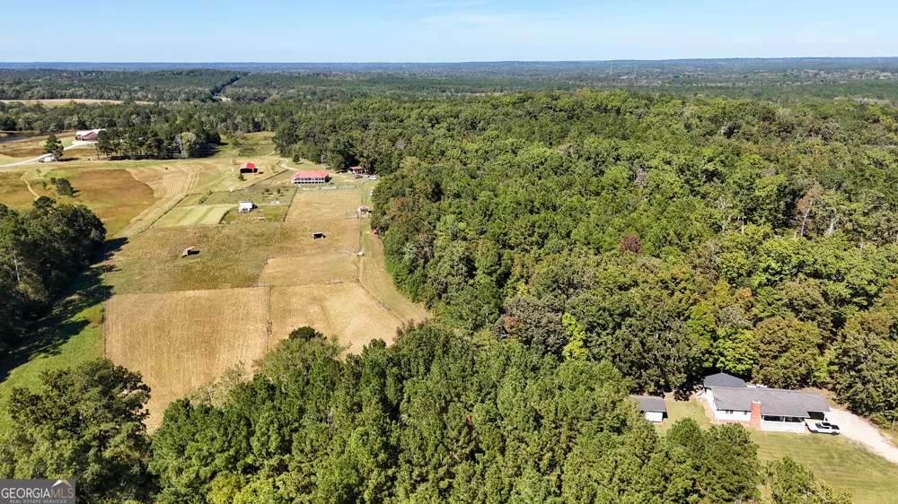 2724 Bells Ferry RD Elberton, GA 30635