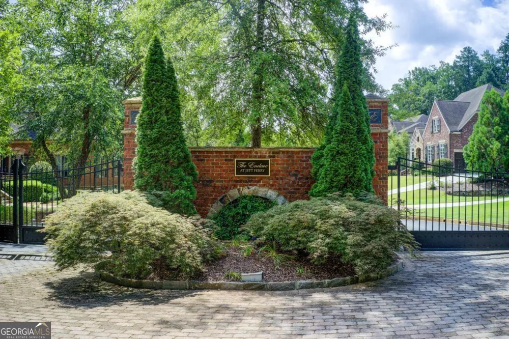 3869 Teesdale CT Sandy Springs, GA 30350