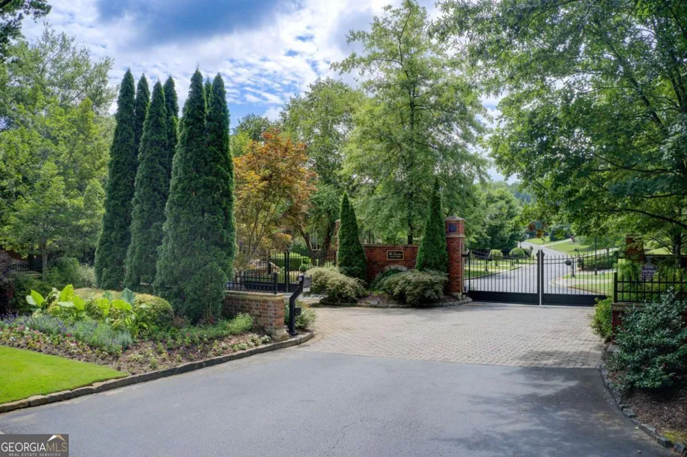 3869 Teesdale CT Sandy Springs, GA 30350