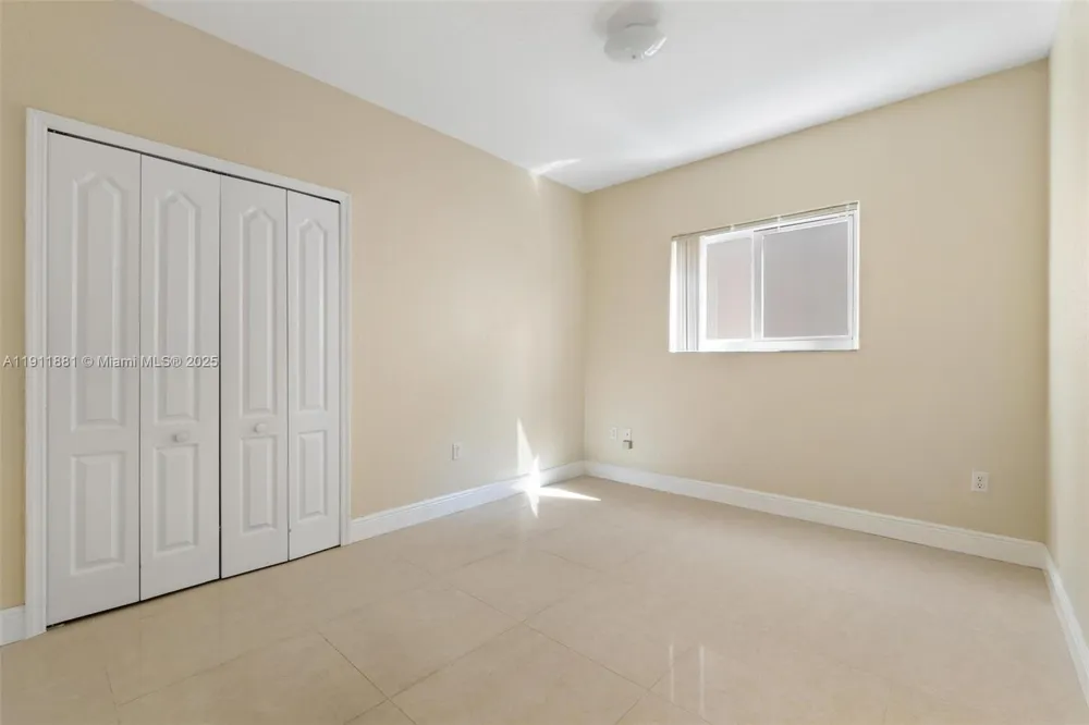 8761 NW 142nd St Miami Lakes, FL 33018