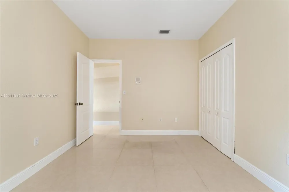 8761 NW 142nd St Miami Lakes, FL 33018