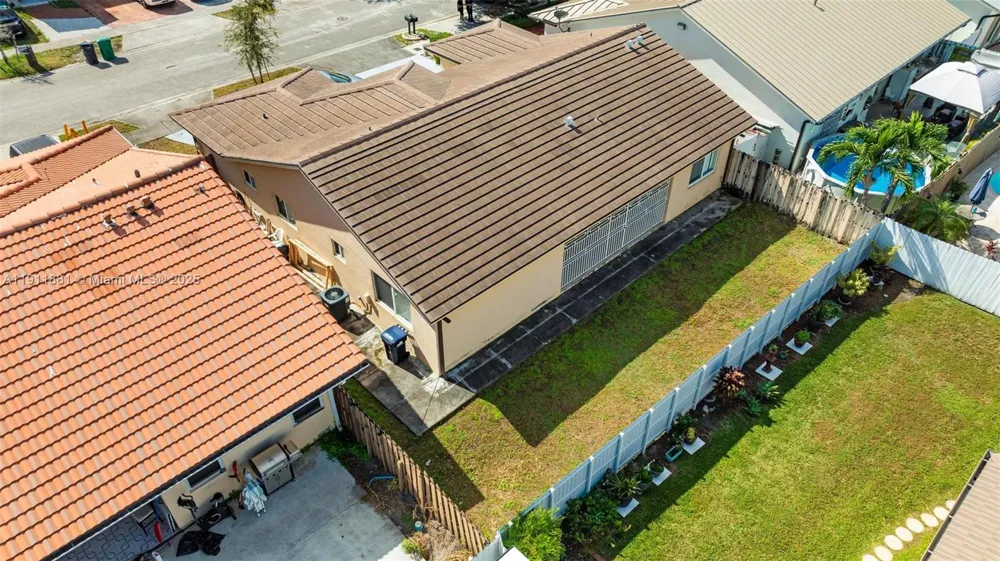 8761 NW 142nd St Miami Lakes, FL 33018