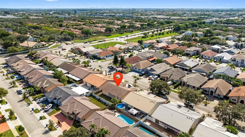 8761 NW 142nd St Miami Lakes, FL 33018