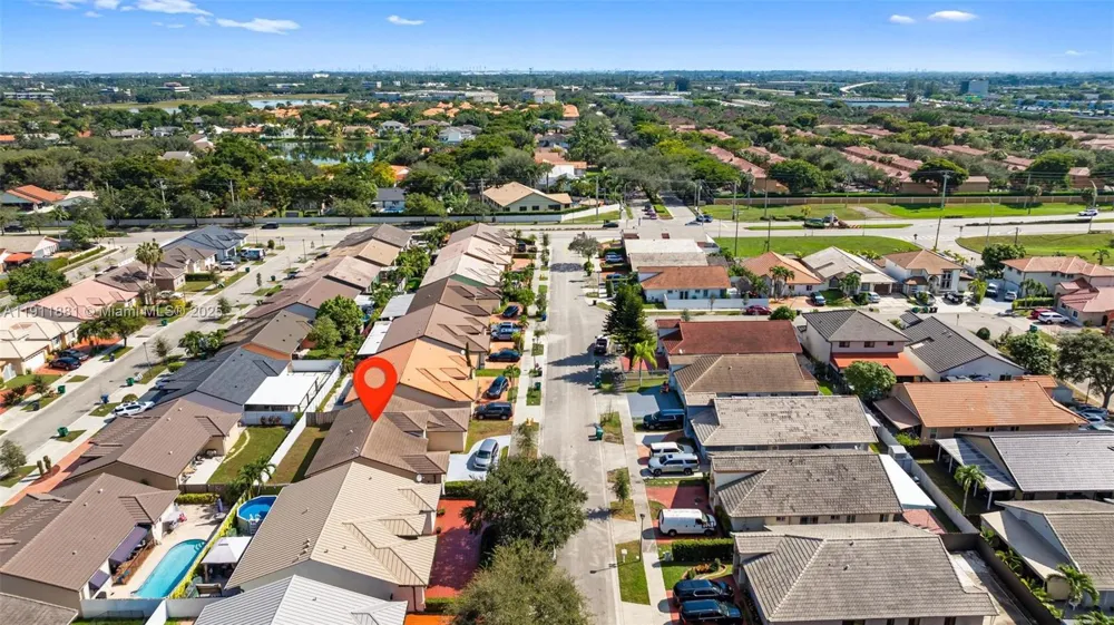 8761 NW 142nd St Miami Lakes, FL 33018