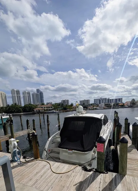 400 Sunny Isles Blvd