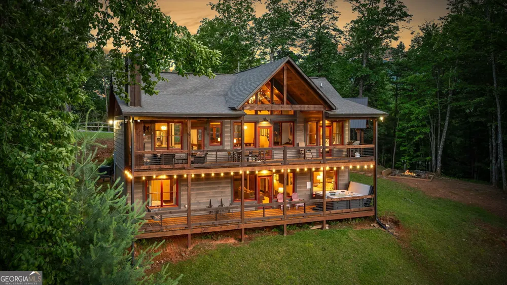 370 High Ridge RD Epworth, GA 30541