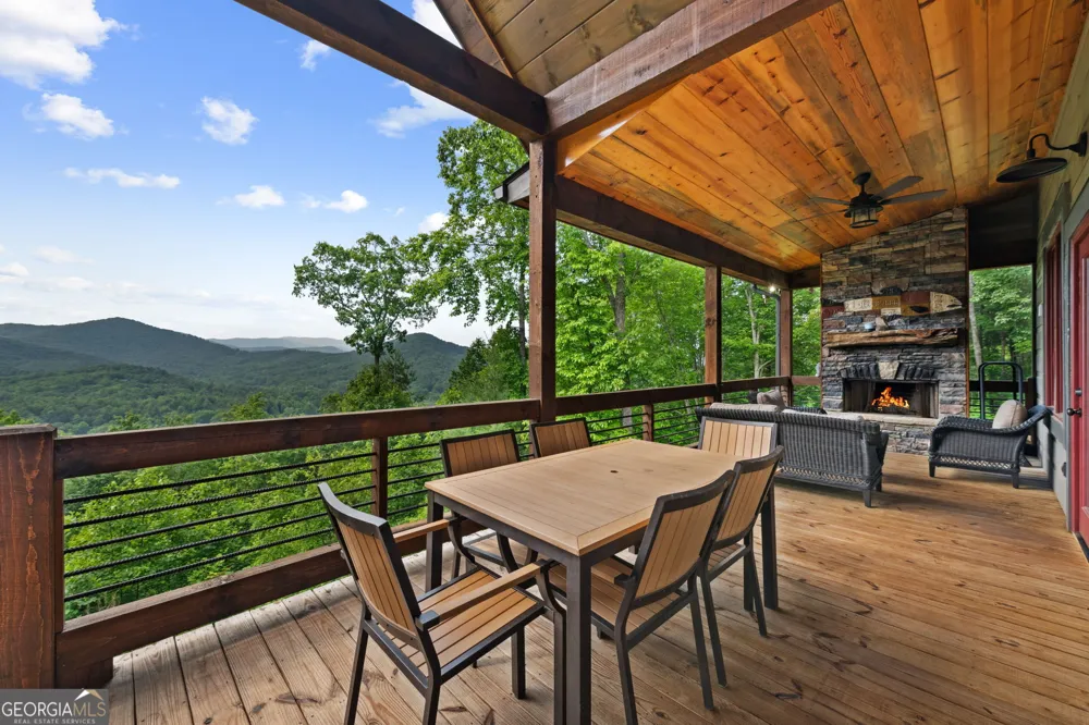 370 High Ridge RD Epworth, GA 30541