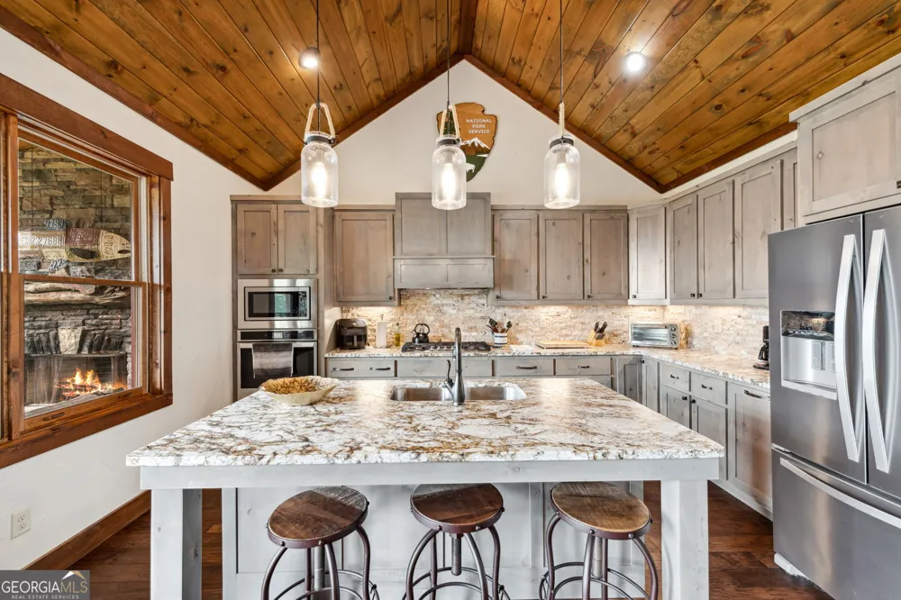 370 High Ridge RD Epworth, GA 30541