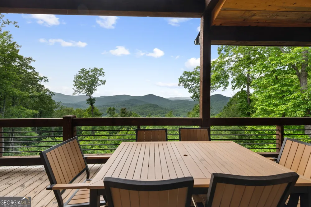 370 High Ridge RD Epworth, GA 30541