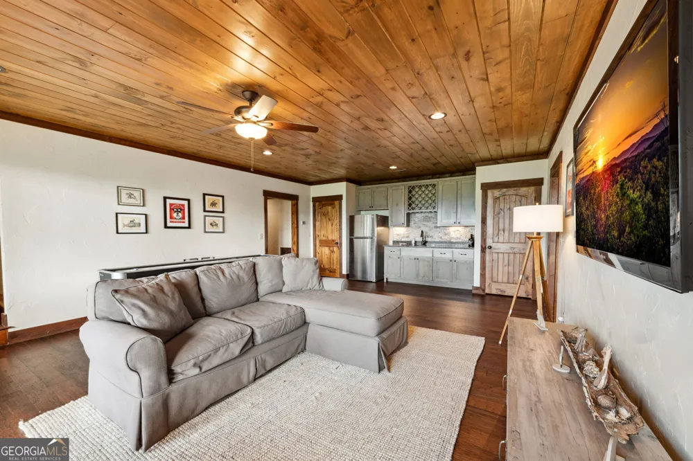 370 High Ridge RD Epworth, GA 30541