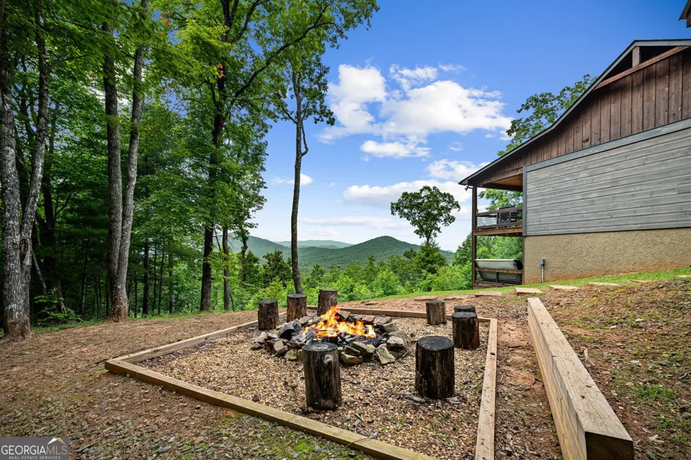 370 High Ridge RD Epworth, GA 30541