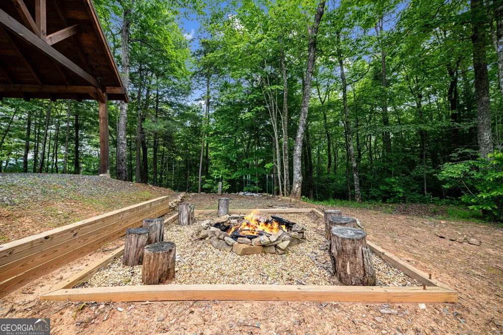 370 High Ridge RD Epworth, GA 30541